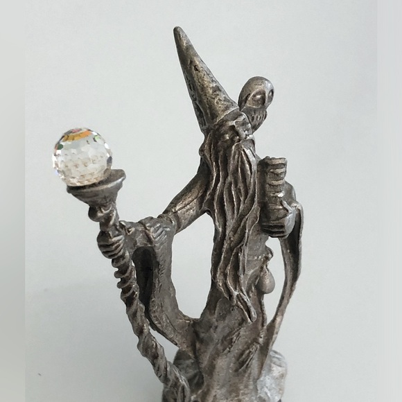 Pewter Wizard with Crystal - Picture 3 of 4